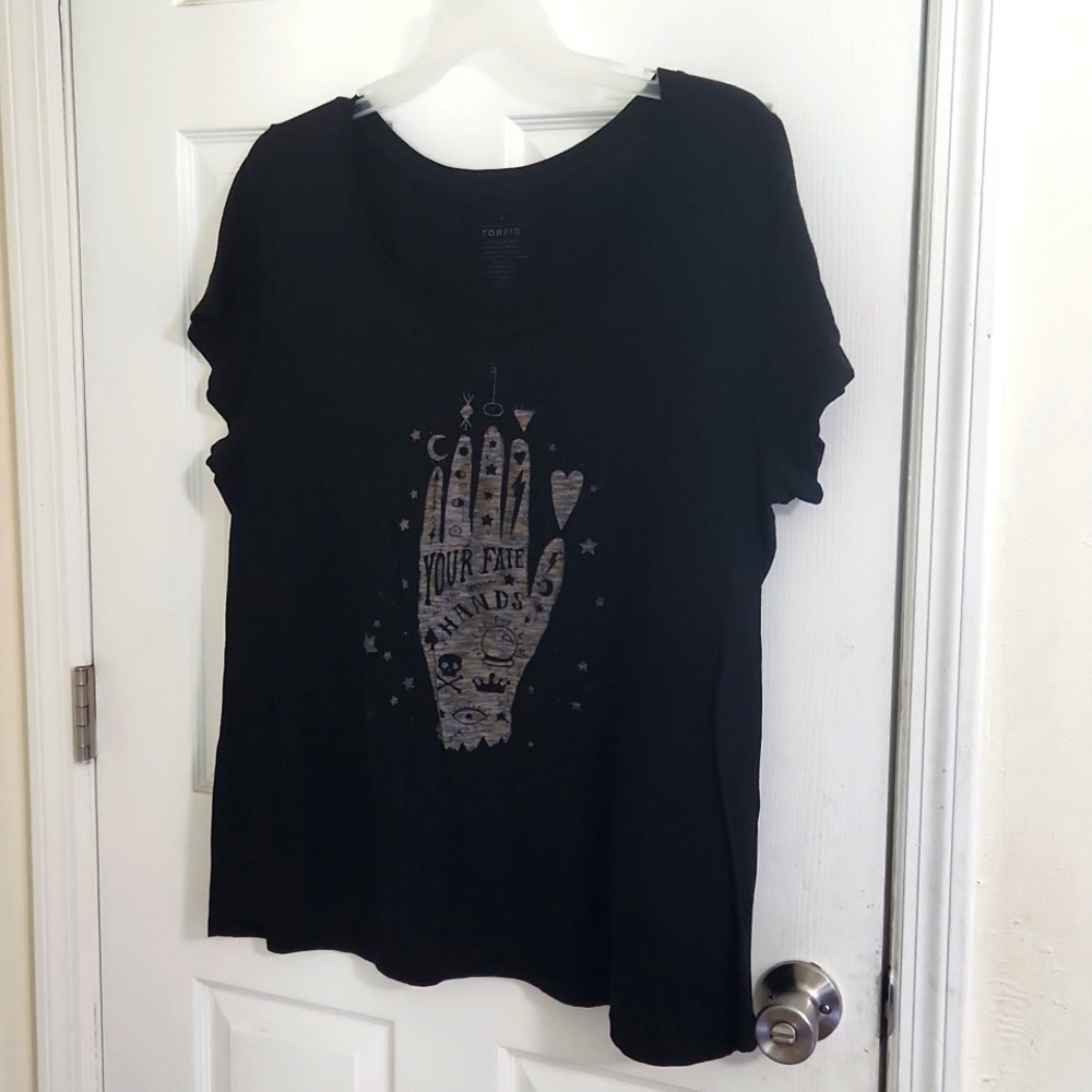 Torrid shirt size 4